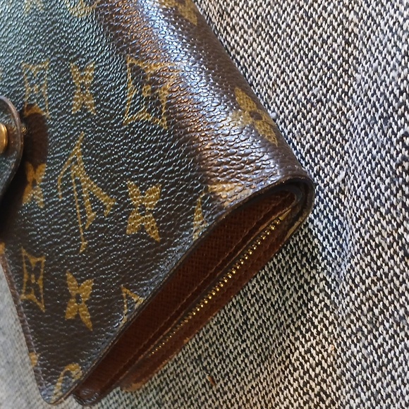 Louis Vuitton Monogram Porte Papier Zippe Wallet - Picture 6 of 16